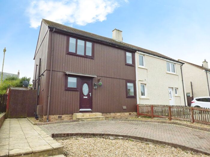 3 Bedroom Semi-Detached House For Sale In Hillview Place, Cowdenbeath, KY4