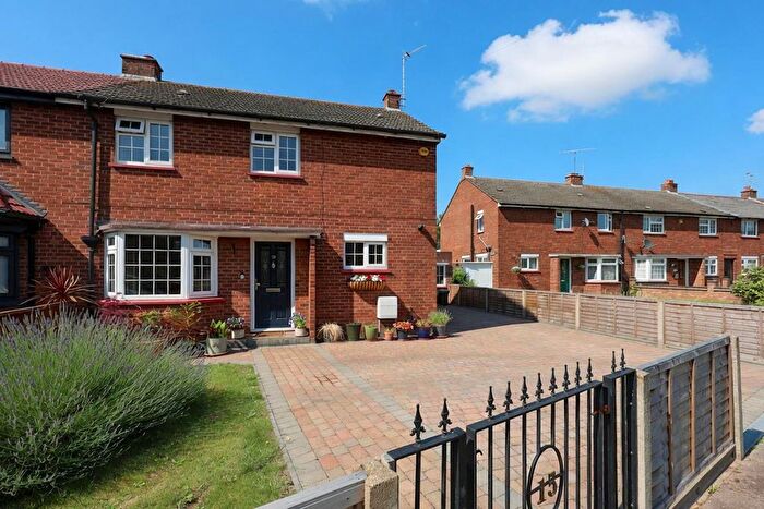 3 Bedroom Semi-Detached House For Sale In Beech Close, West Drayton, UB7