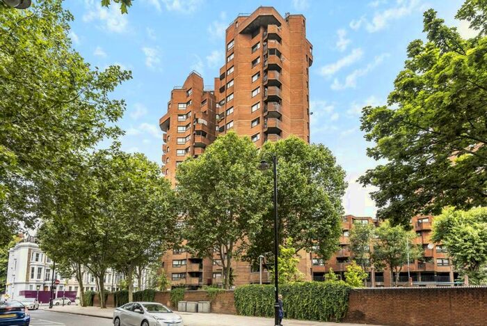 3 Bedroom Flat To Rent In World's End Estate, Chelsea, SW10