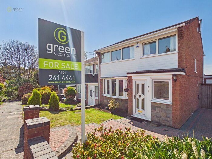 3 Bedroom Semi Detached House For Sale In Garston Way, Great Barr, Birmingham, B43
