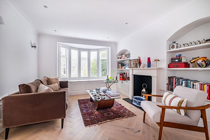 4 Bedroom Semi-Detached House To Rent In Home Park Road, London, SW19