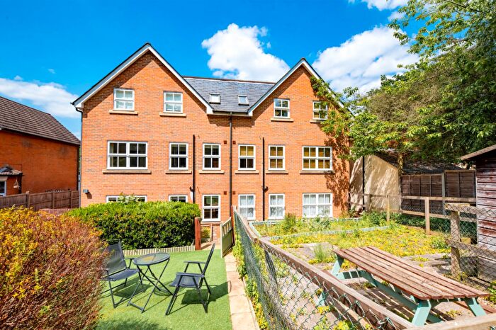 2 Bedroom Apartment To Rent In Ref: Gk - Union Street, Farnborough, GU14