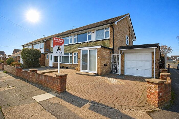 3 Bedroom Property For Sale In Ripston Road, Ashford, TW15