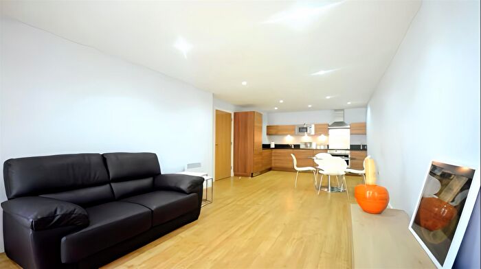 2 Bedroom Apartment For Sale In Merchants Place, Reading, RG1