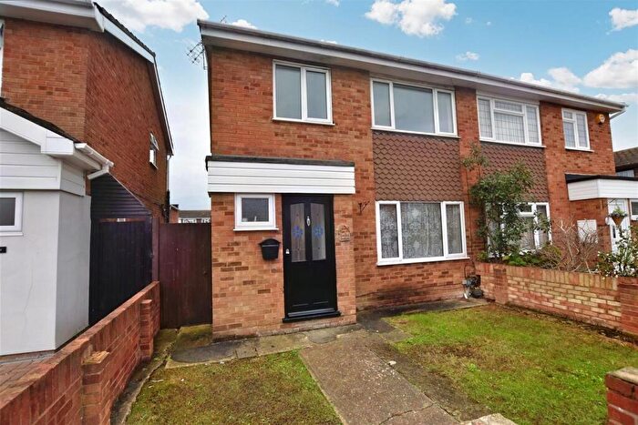 3 Bedroom House To Rent In Email Harvest Road, Canvey Island, SS8
