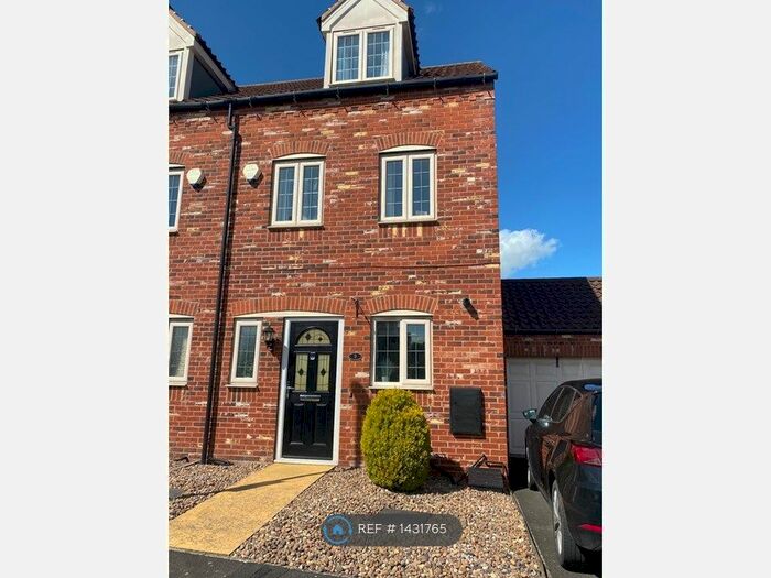 3 Bedroom Semi-Detached House To Rent In Barnard Meadows, Gainsborough, DN21