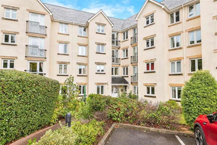 2 Bedroom Flat For Sale In Carlton Court, Minehead, TA24