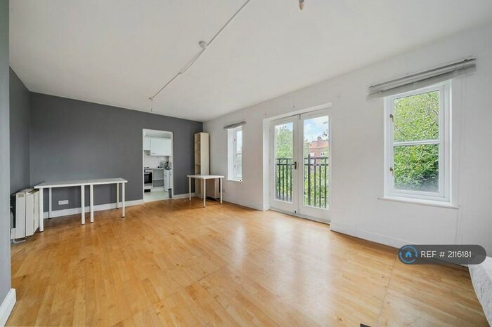 3 Bedroom Flat To Rent In Laburnum Street, London, E2
