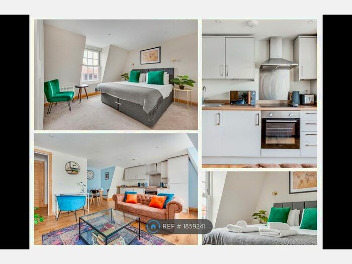 2 Bedroom Flat To Rent In Weybourne House, Chertsey, KT16