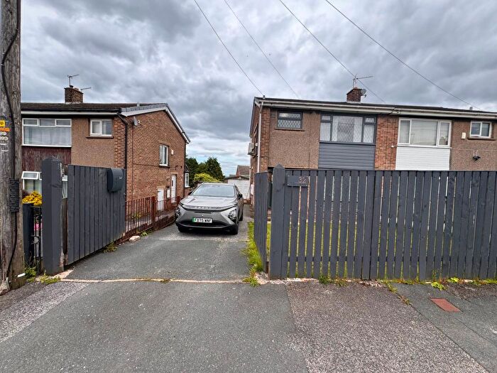 3 Bedroom Semi-Detached House For Sale In Denbrook Walk, Bradford, BD4