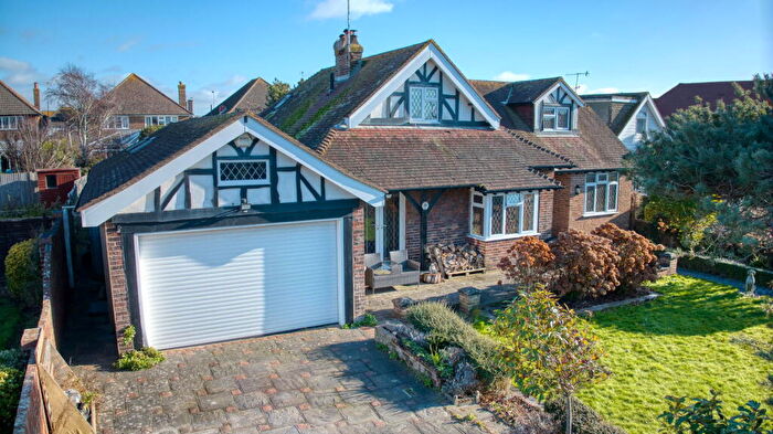 4 Bedroom Detached House For Sale In East Avenue, Goring-by-Sea, Worthing, BN12