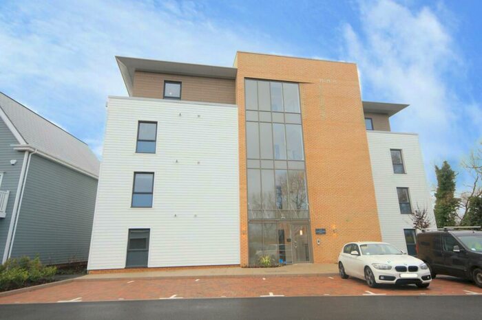2 Bedroom Apartment To Rent In Champlain Street, Reading, Berkshire, RG2