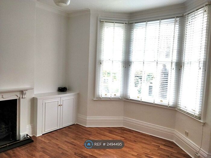 1 Bedroom Flat To Rent In Carmalt Gardens, London, SW15