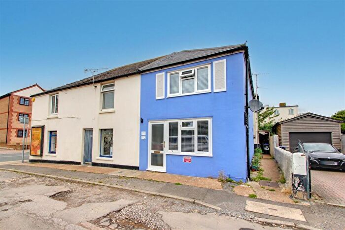 1 Bedroom House To Rent In Alma Street, Lancing, BN15