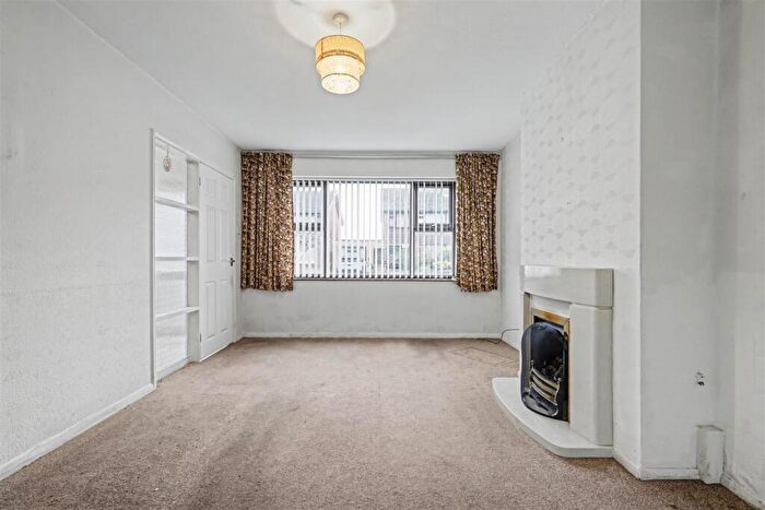 3 Bedroom Semi Detached House For Sale In Oakleys Road, Long Eaton, NG10