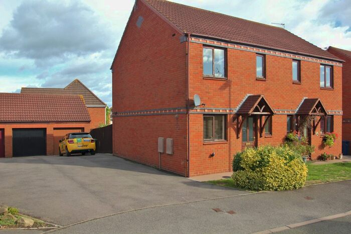 3 Bedroom Property To Rent In Mowbray Avenue, Stonehills, Tewkesbury, GL20