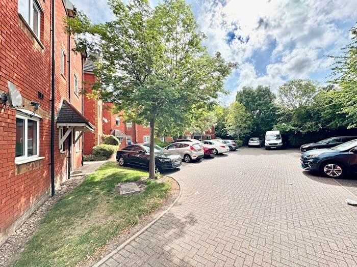 2 Bedroom Flat To Rent In Foxglove Road, Romford, RM7