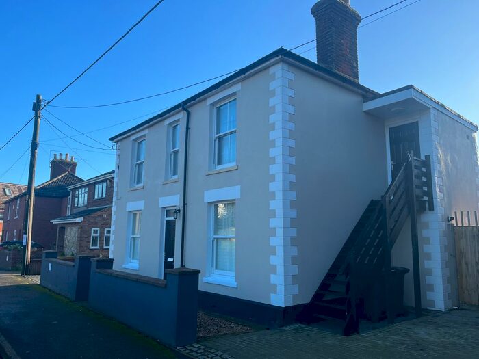 1 Bedroom Flat To Rent In Island Road, Sturry, Canterbury, CT2