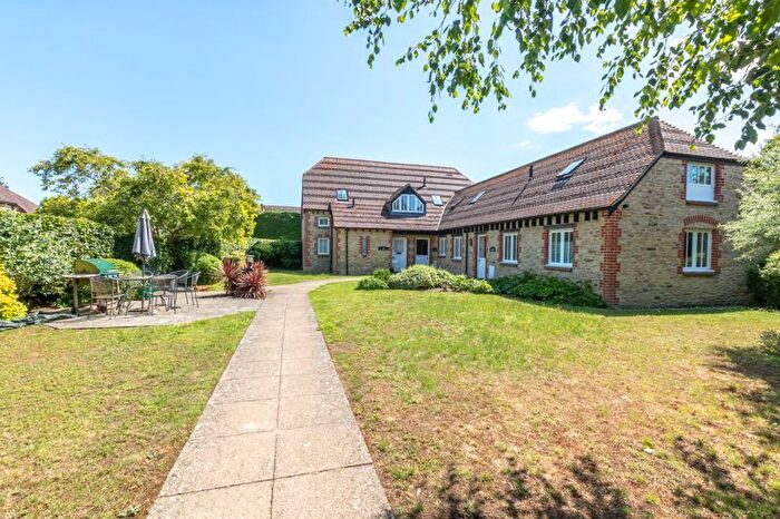 2 Bedroom Flat To Rent In Garford, Abingdon, OX13