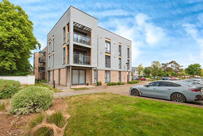 2 Bedroom Flat For Sale In Allwoods Place, Hitchin, SG4