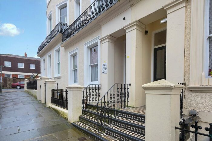 2 Bedroom Flat To Rent In Brunswick Road, Hove, East Sussex, BN3