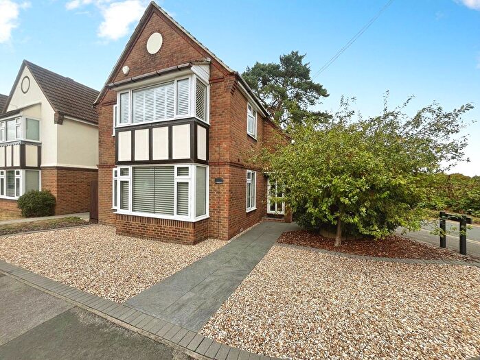 5 Bedroom Detached House For Sale In St. Georges Road, Badshot Lea, Farnham, Surrey, GU9