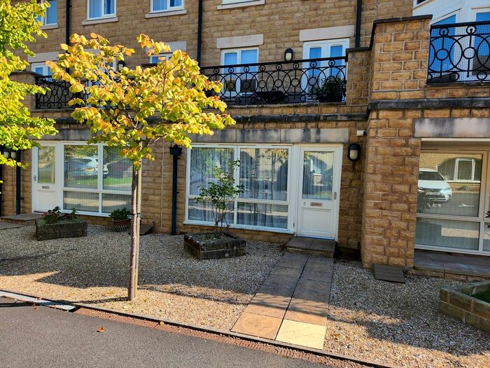 1 Bedroom Flat To Rent In Haworth Close, Simpson Apartments Haworth Close, HX1