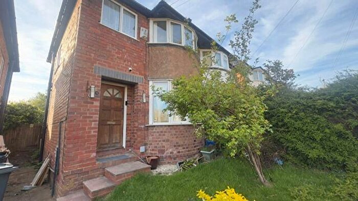 3 Bedroom Semi Detached House To Rent In Trysull Avenue, Birmingham, B26