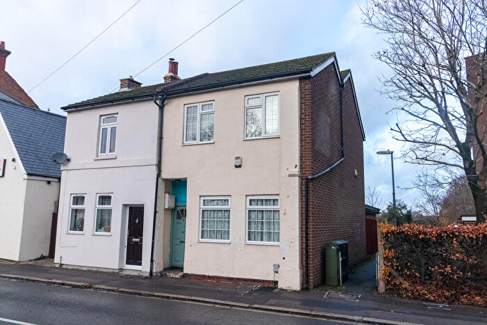 3 Bedroom Semi Detached House For Sale In Queens Road, Aldershot, GU11