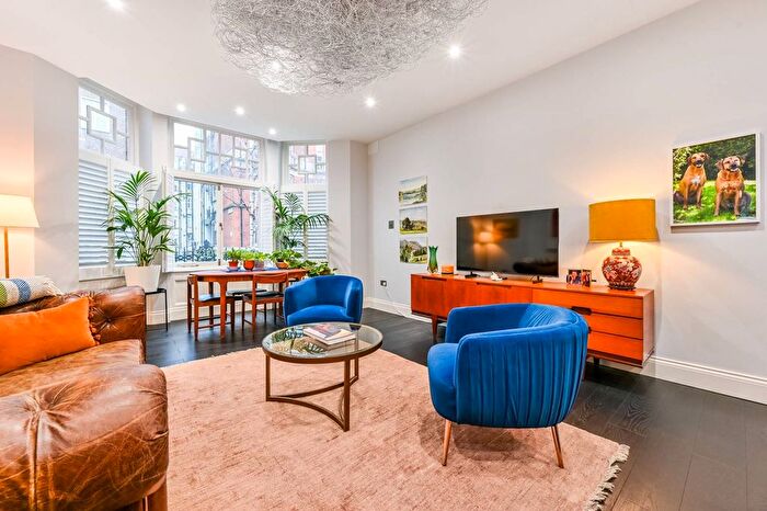 3 Bedroom Flat To Rent In Montagu Mansions, Marylebone, London, W1U