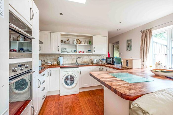 4 Bedroom Detached House For Sale In Smallhythe Road, Tenterden, Kent, TN30