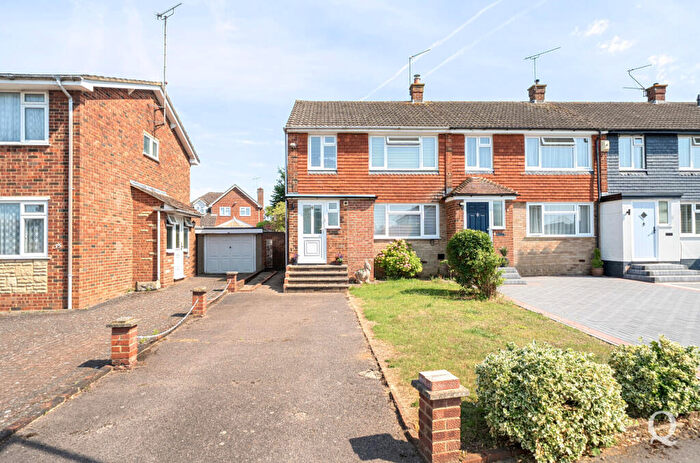 3 Bedroom End Of Terrace House For Sale In Westerham Road, Sittingbourne, Kent, ME10
