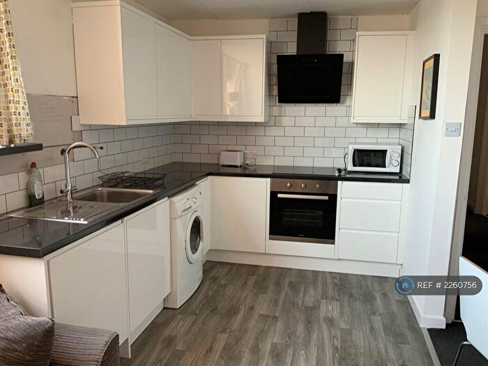 5 Bedroom Flat To Rent In Bartholomew Street West, Exeter, EX4