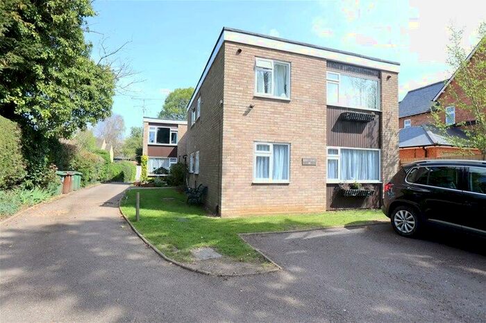 2 Bedroom Flat To Rent In Luton Road, Harpenden, AL5
