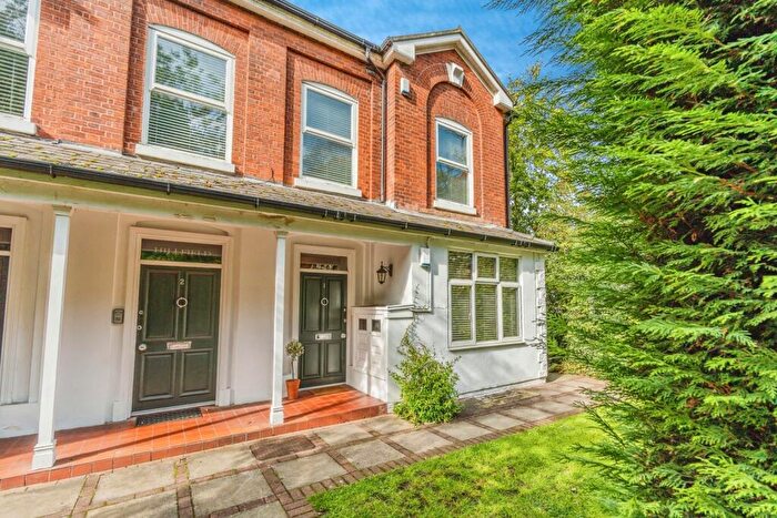2 Bedroom Flat For Sale In Congleton Road, Alderley Edge, Cheshire, SK9