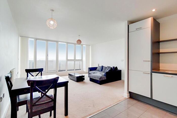 2 Bedroom Apartment To Rent In Eastern Quay Apartments, Royal Victoria Dock, E16