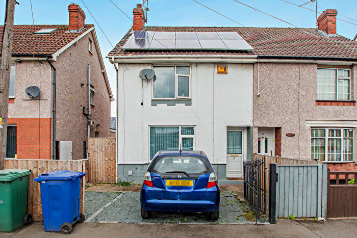 3 Bedroom Semi-Detached House For Sale In Ings Road, Doncaster, DN5