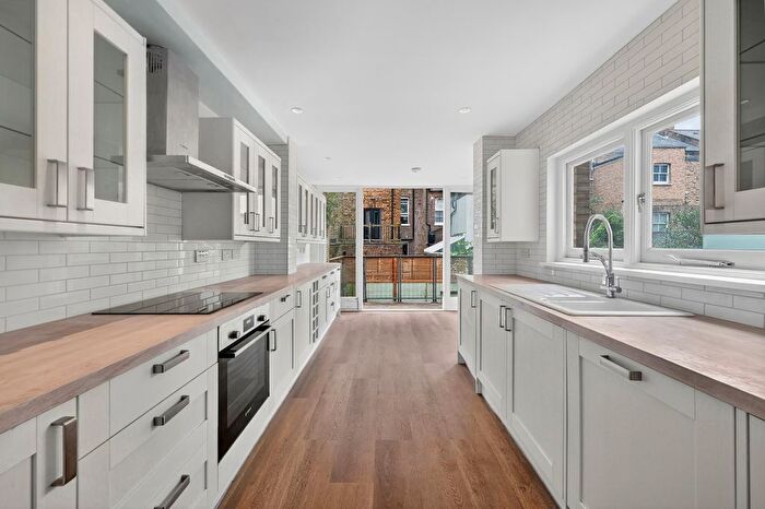 5 Bedroom Terraced House To Rent In Coverdale Road, Shepherds Bush Green, W12