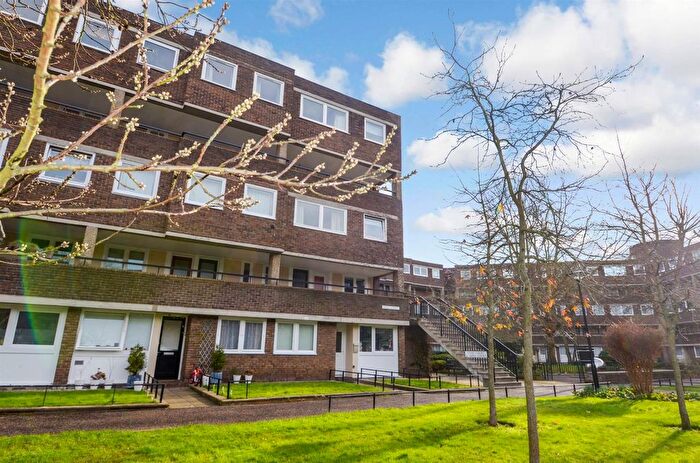 1 Bedroom Flat To Rent In Nero Court, Brentford Dock, TW8