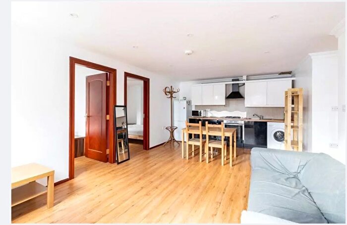 3 Bedroom Flat To Rent In Stanway Street, London, N1