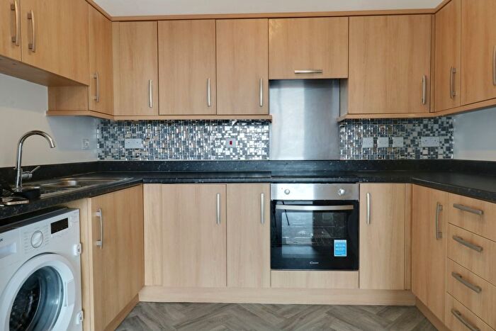 2 Bedroom Flat To Rent In North Star Boulevard, Greenhithe, Kent, DA9