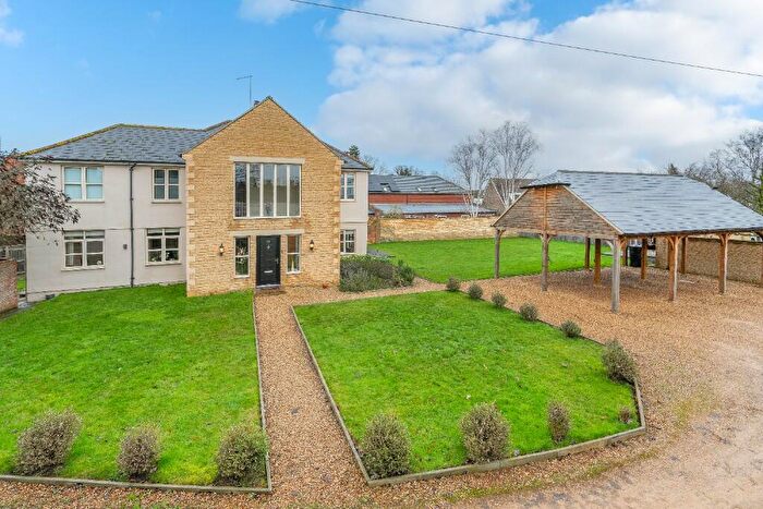 5 Bedroom Detached House For Sale In Church Street, Market Deeping, PE6