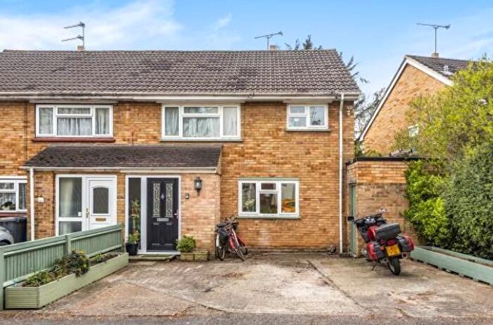 4 Bedroom Semi Detached House For Sale In Northumbria Road, Maidenhead, SL6