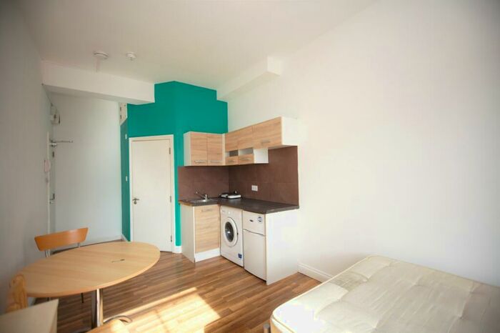 Studio To Rent In Brent Street, Hendon, NW4