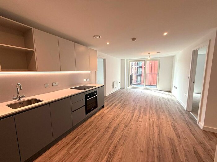 2 Bedroom Flat To Rent In The Railings, Middlewood Locks, M5