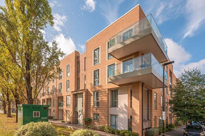 3 Bedroom Flat For Sale In Grahame Park Way, Mill Hill, London, NW9