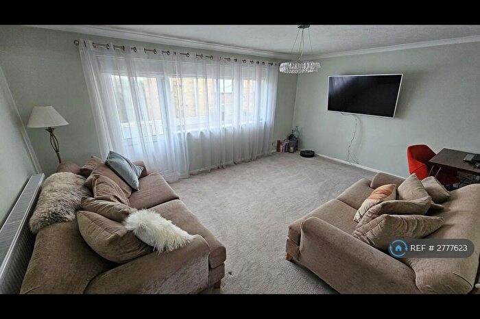 2 Bedroom Flat To Rent In Bevan Way, Hornchurch, RM12