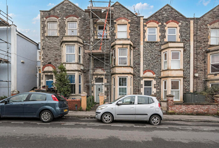 1 Bedroom Apartment For Sale In Stackpool Road, Bristol, Somerset, BS3