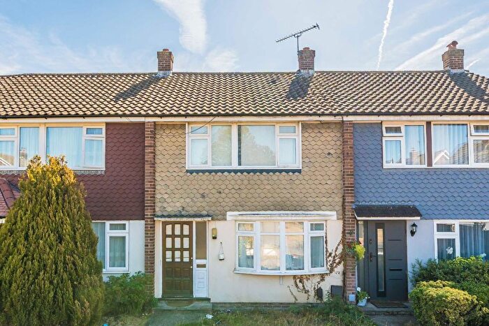 3 Bedroom Terraced House For Sale In Osborne Close, Hanworth, TW13