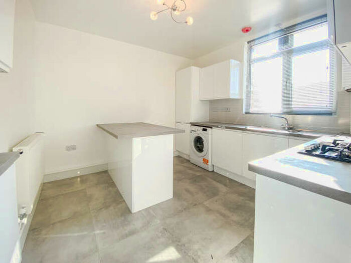 3 Bedroom Flat To Rent In Banister House Homerton High Street, Hackney, E9